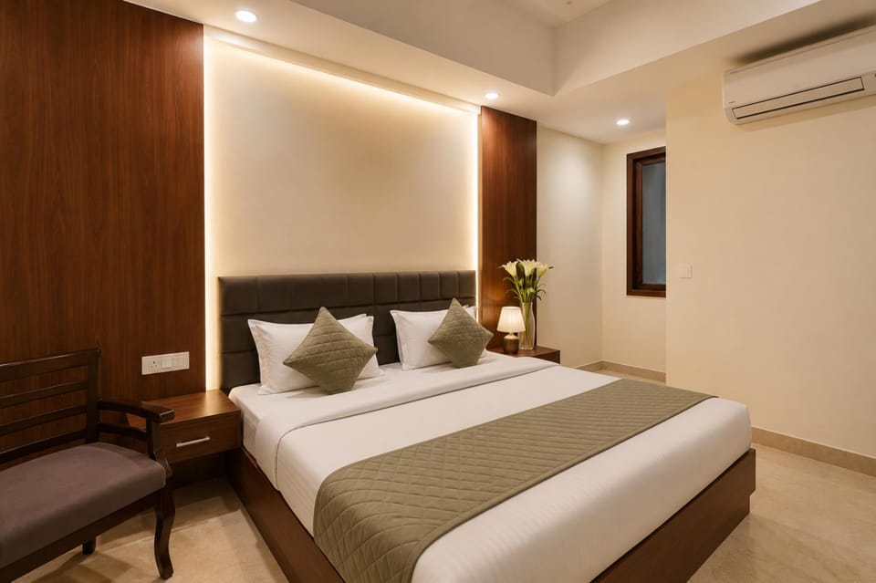 Bed, Living room, Photo of the whole room, Seating area, Bedroom, air conditioner