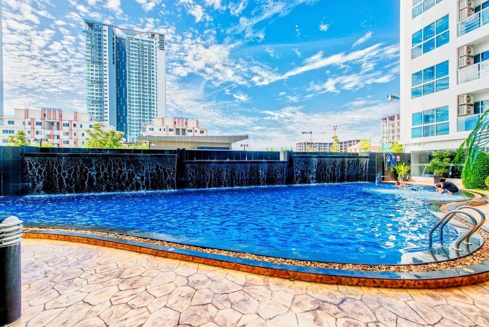 Swimming pool, Family