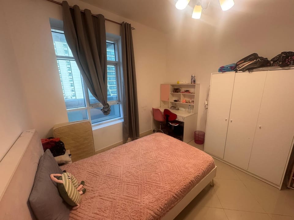 Private room only for girls Bed and Breakfast in Al Sharjah
