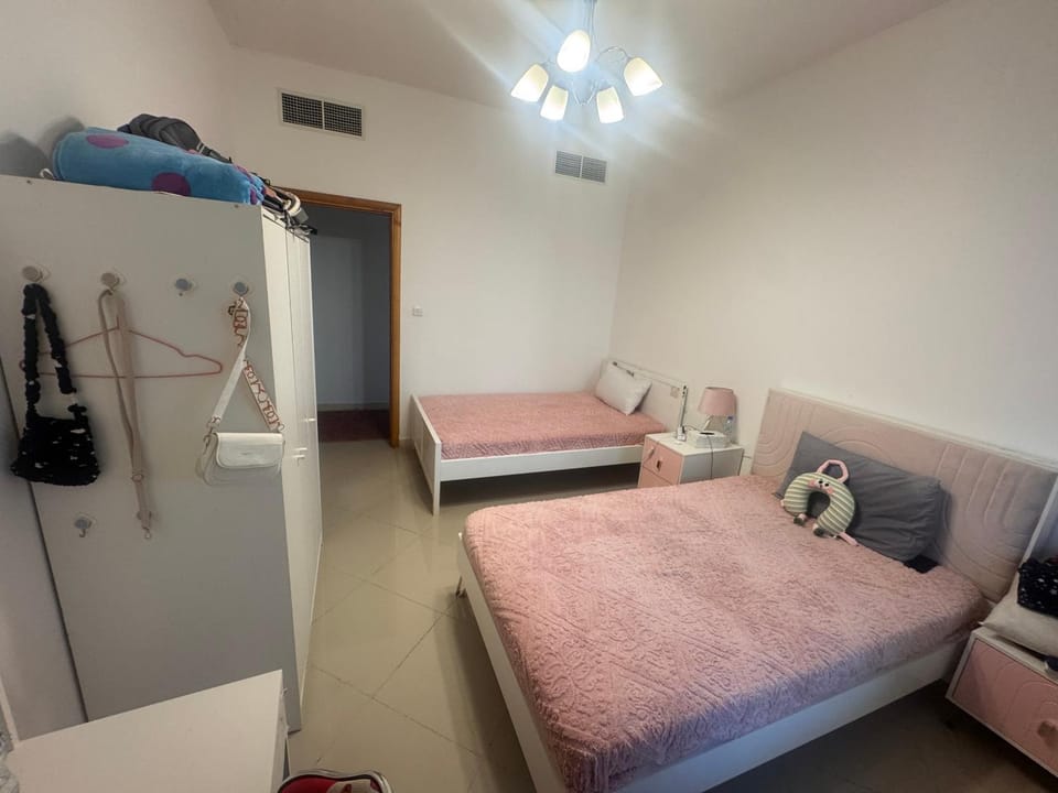 Private room only for girls Bed and Breakfast in Al Sharjah