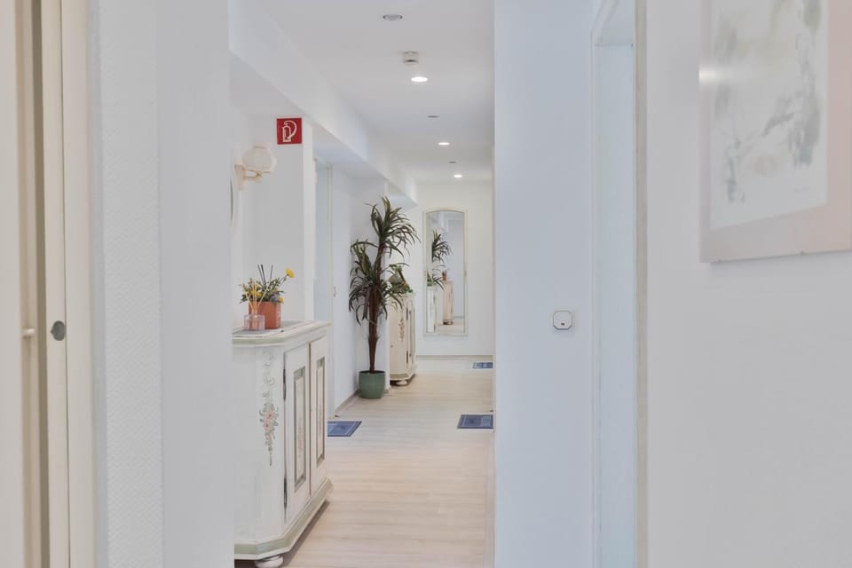Property building, Photo of the whole room