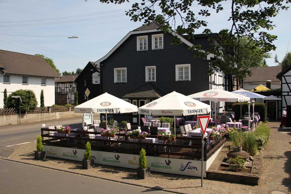 Property building, Day, Food, Street view, Location