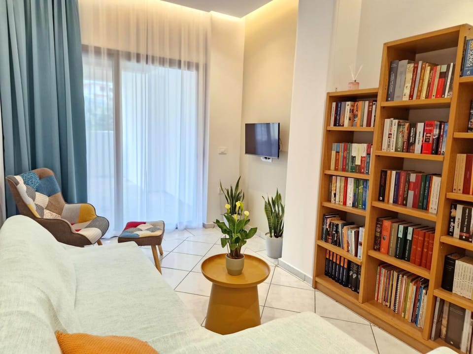 Library, TV and multimedia, Living room, Seating area
