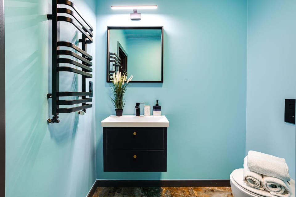 Shower, Toilet, Bathroom, towels