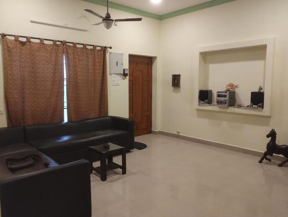 Casa Airport Chennai 2BHK 4BED Flat with CarPark Apartment in Chennai