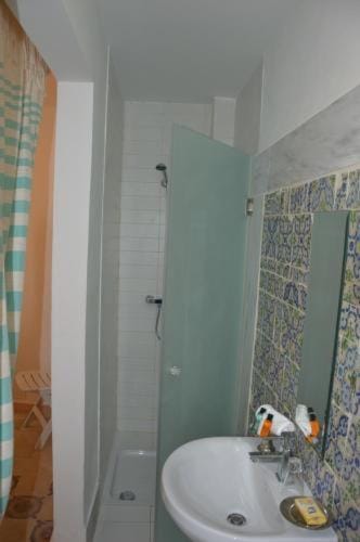 La Chambre Verte Bed and Breakfast in Tunis Governorate, Tunisia