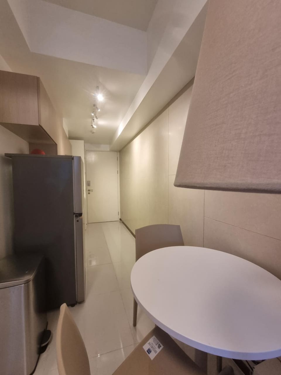 Executive Suite, City Skyline near Solaire & MRT Apartment hotel in Quezon City