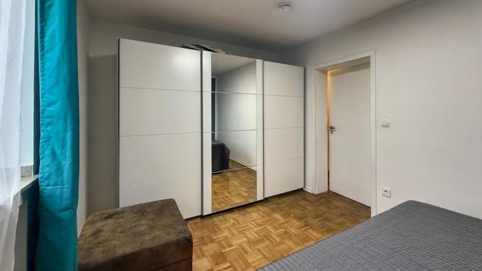 Bedroom, wardrobe