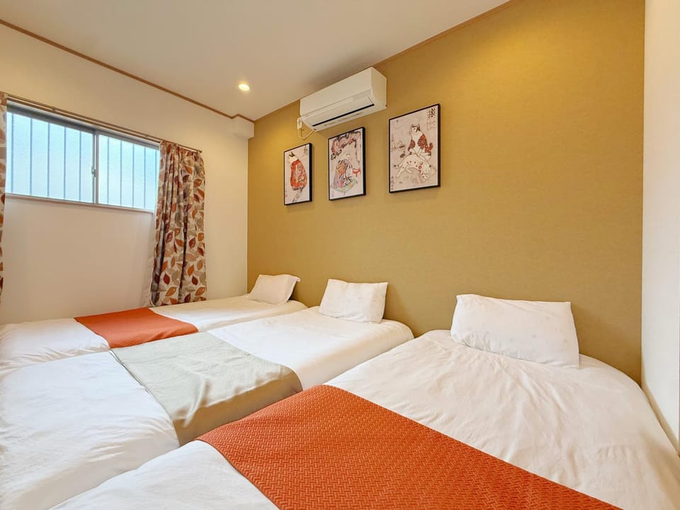 Bed, Photo of the whole room, Bedroom, air conditioner