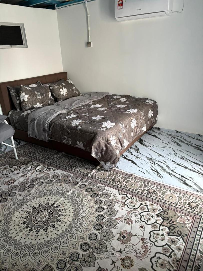 Sungai Paka Homestay with Family Beds, Pool, Main Road Access and Spacious Parking House in Terengganu, Malaysia