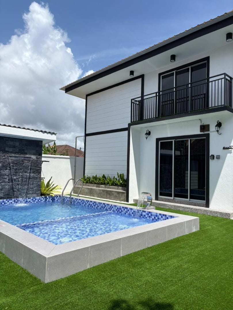 Property building, Garden, Garden view, Pool view, Swimming pool