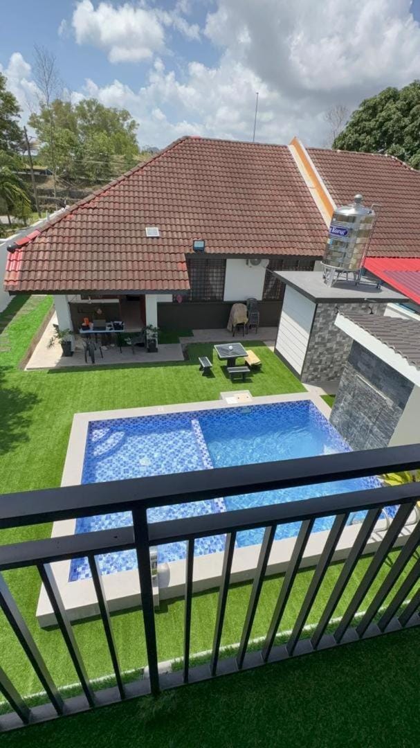 View (from property/room), Balcony/Terrace, Swimming pool