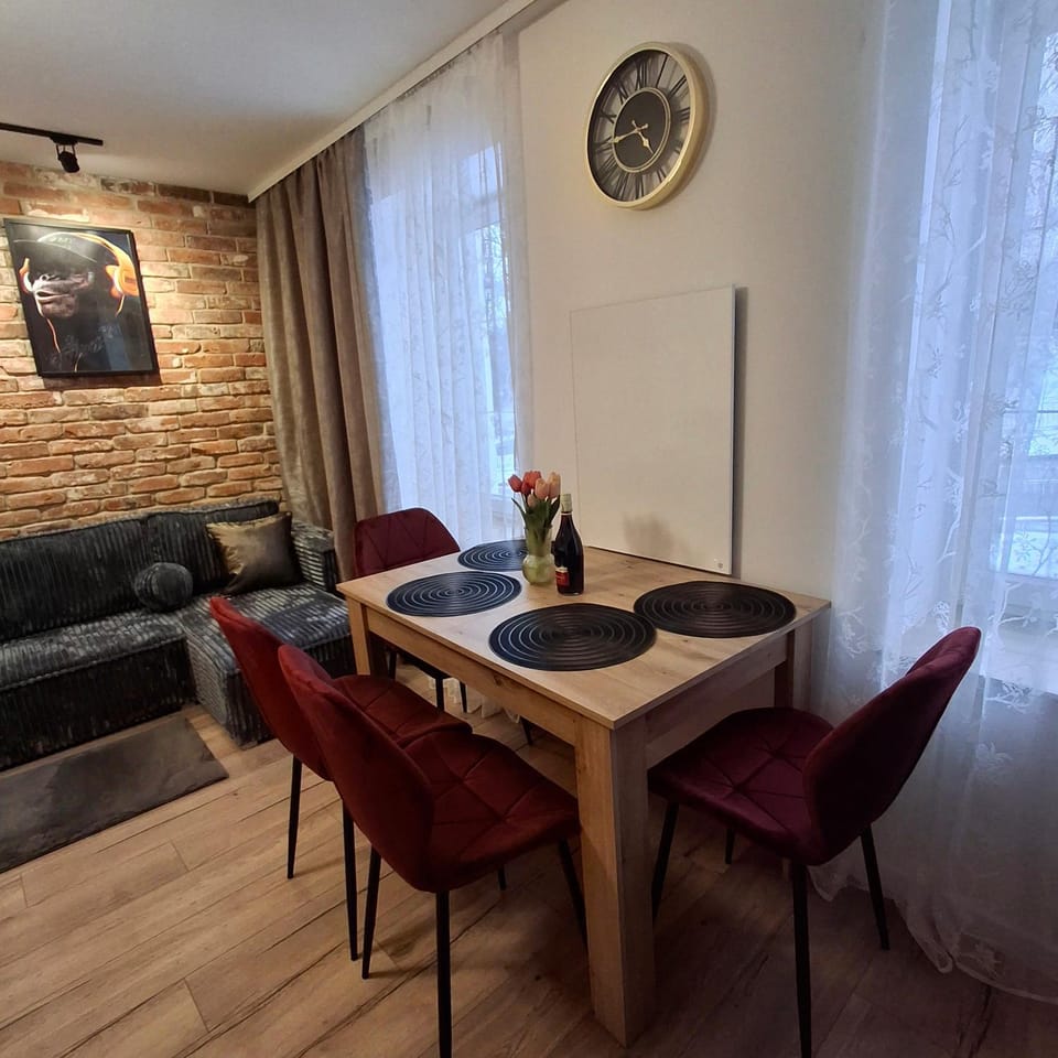 Przytulny Apartament Lelewela 2 Apartment in Lower Silesian Voivodeship