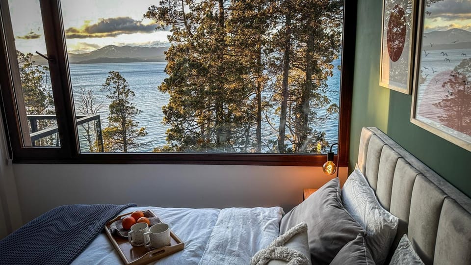 View (from property/room), Bedroom, Lake view