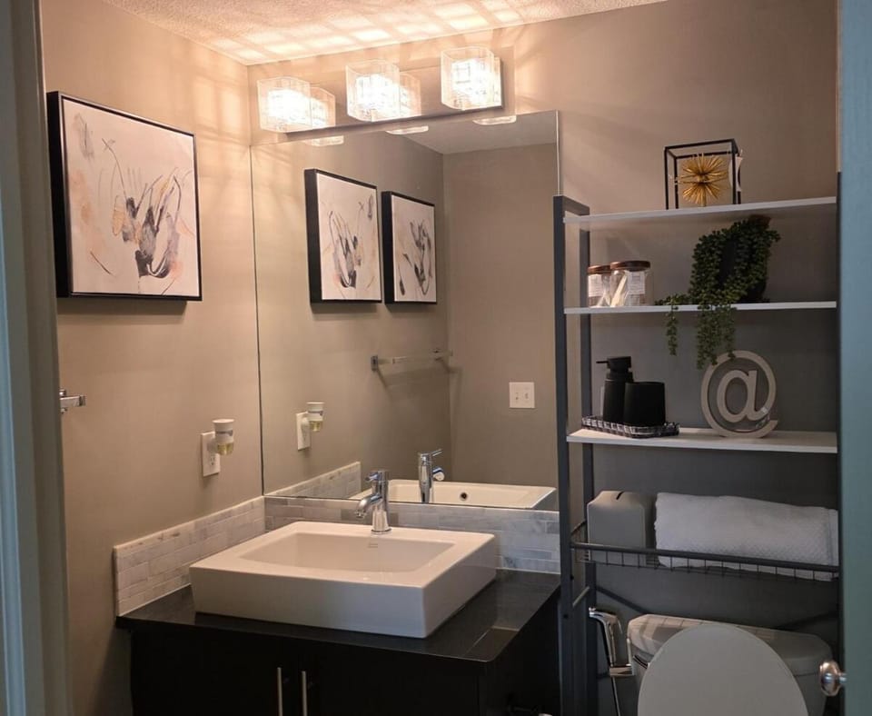 Bathroom, towels