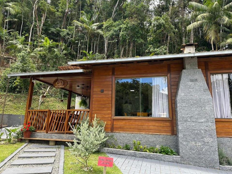 Chale Allegra - Hidro Aquecida - Vista para o Lago Chalet in State of Espírito Santo, Brazil
