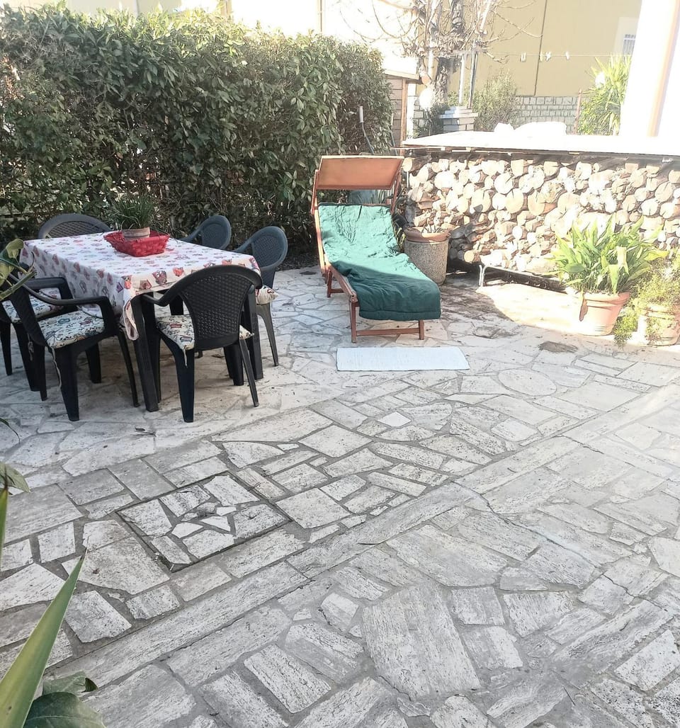 Garden, sunbed