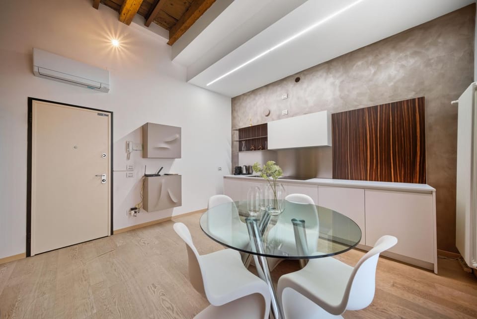 Kitchen or kitchenette, Living room, Seating area, air conditioner