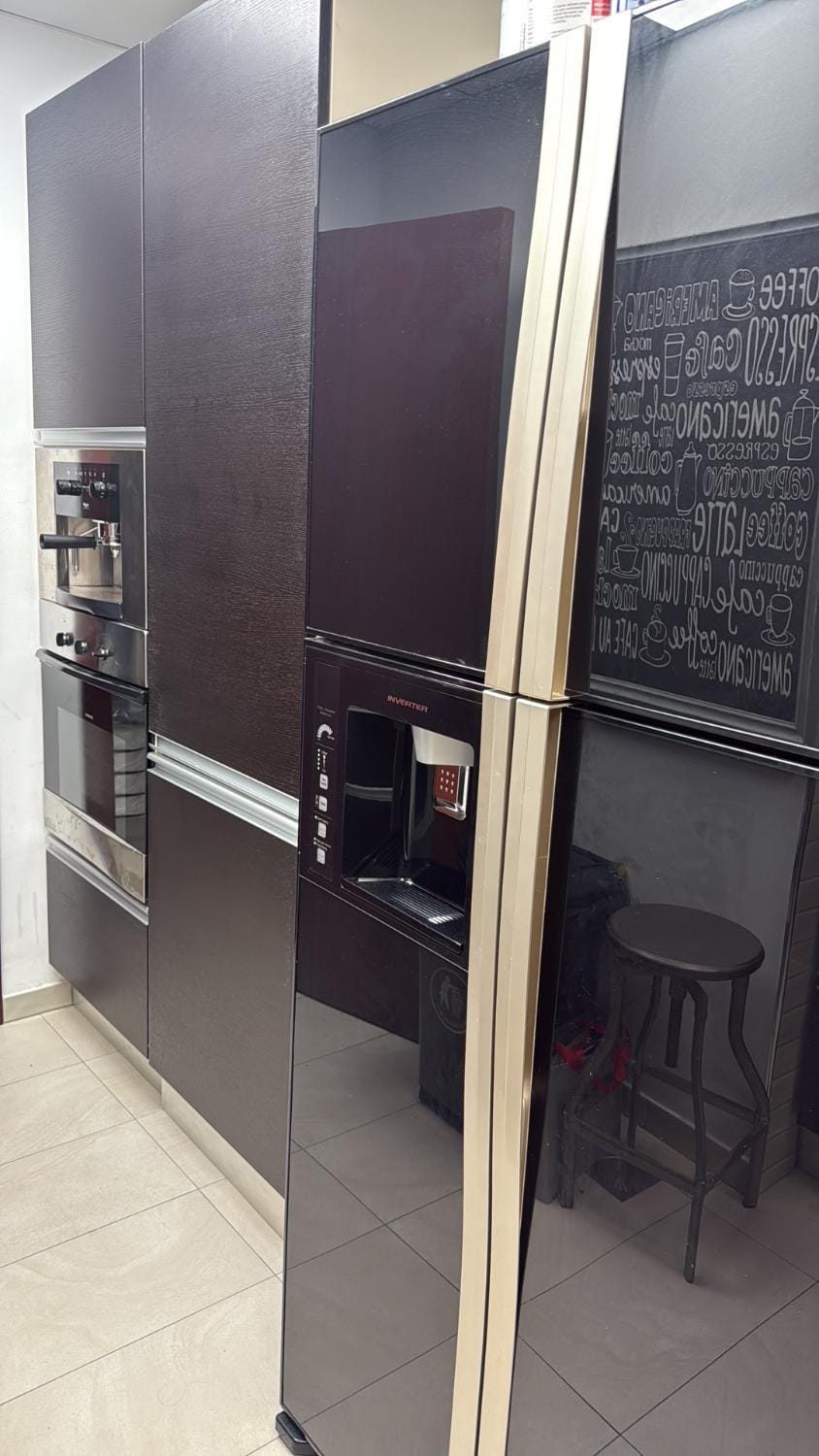 Mixed Luxury Jumeirah Hostel Apartment in Dubai