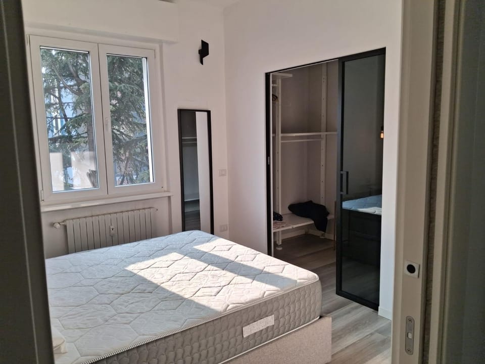 Bedroom, wardrobe