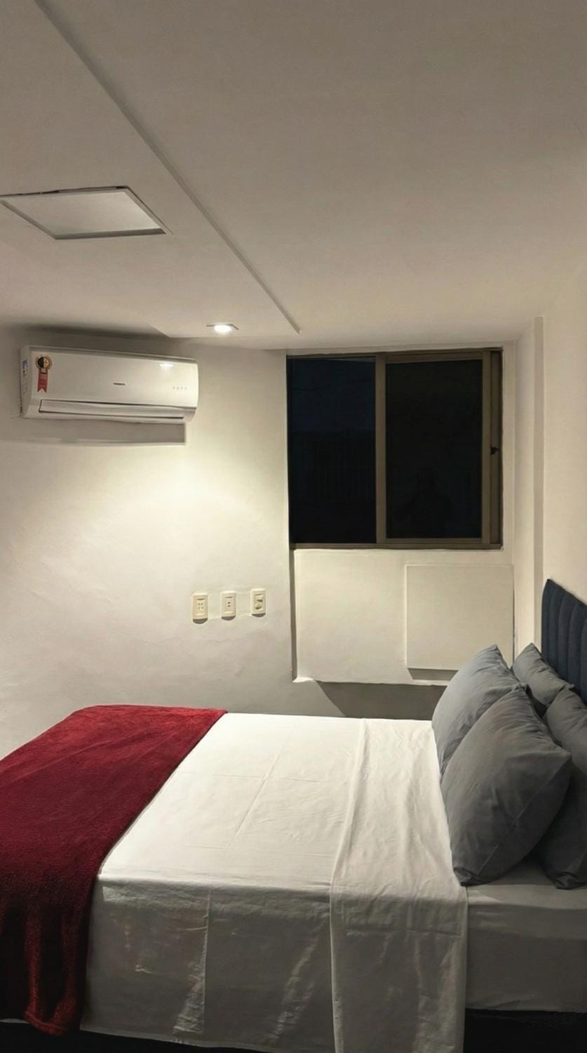 Bedroom, air conditioner