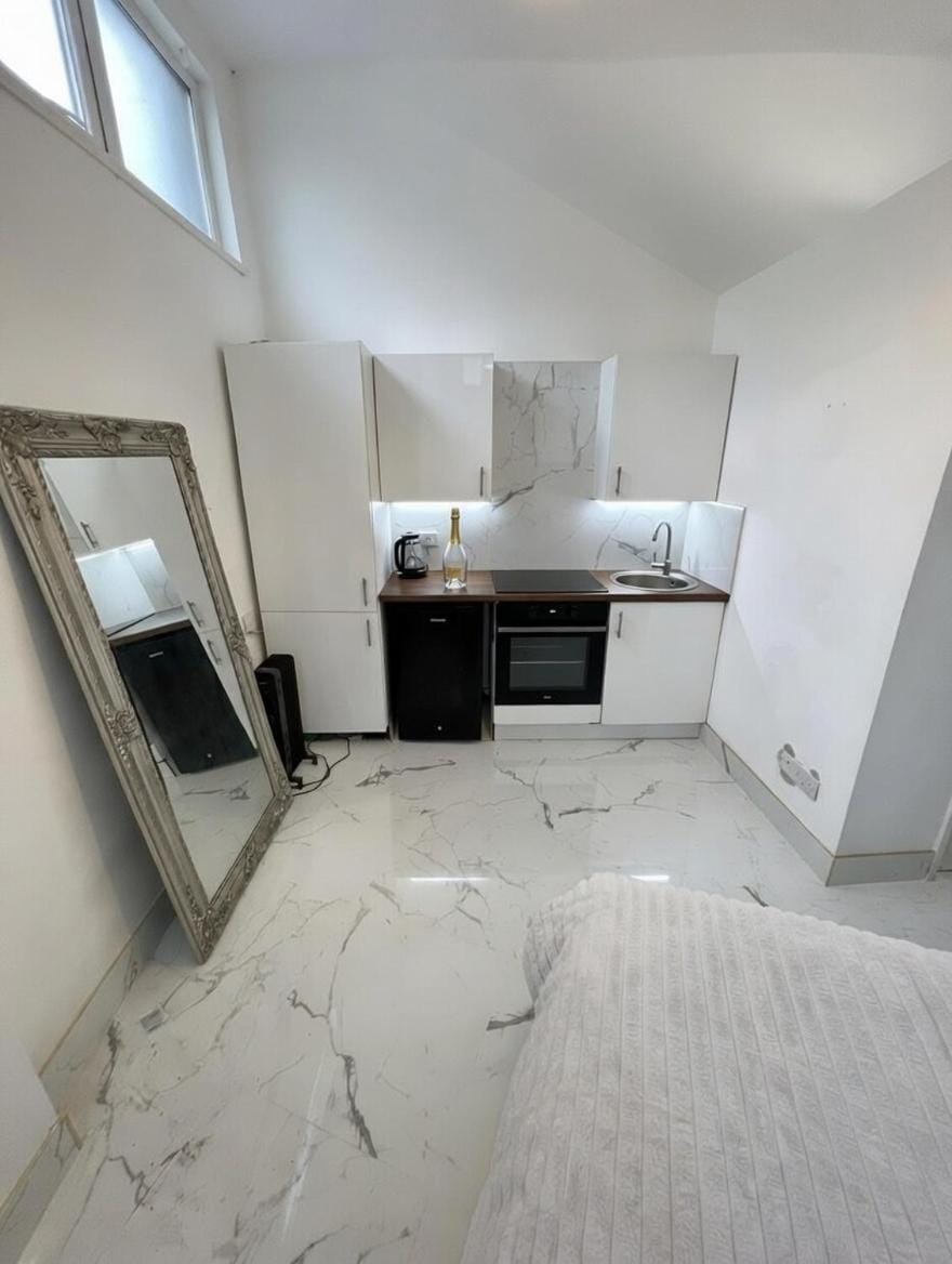 Principality Cwtch Central Apartment in Cardiff