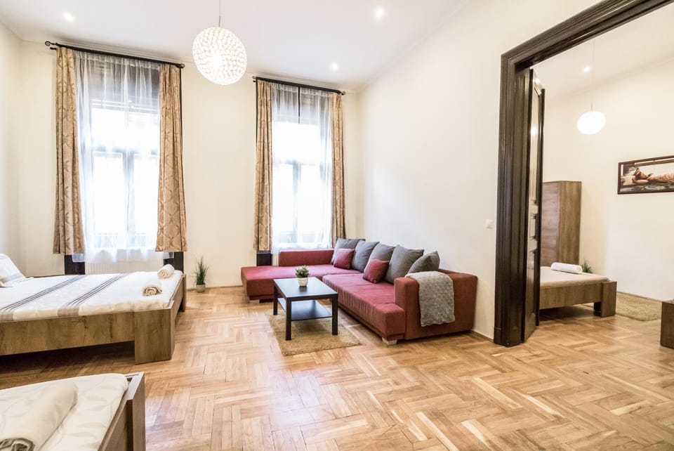Real Apartments Klauzál Apartment in Budapest