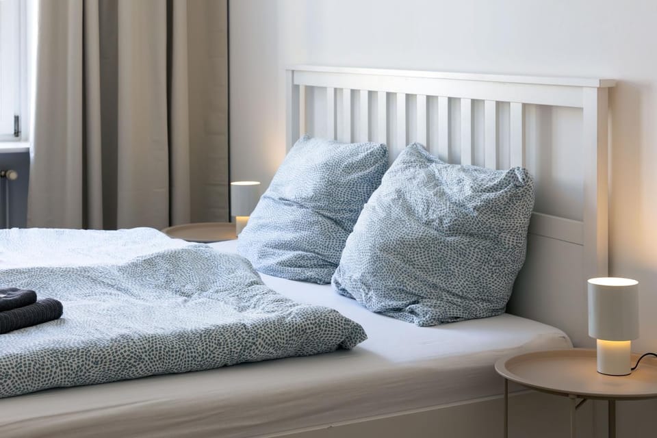 Bed, Photo of the whole room, Bedroom, towels