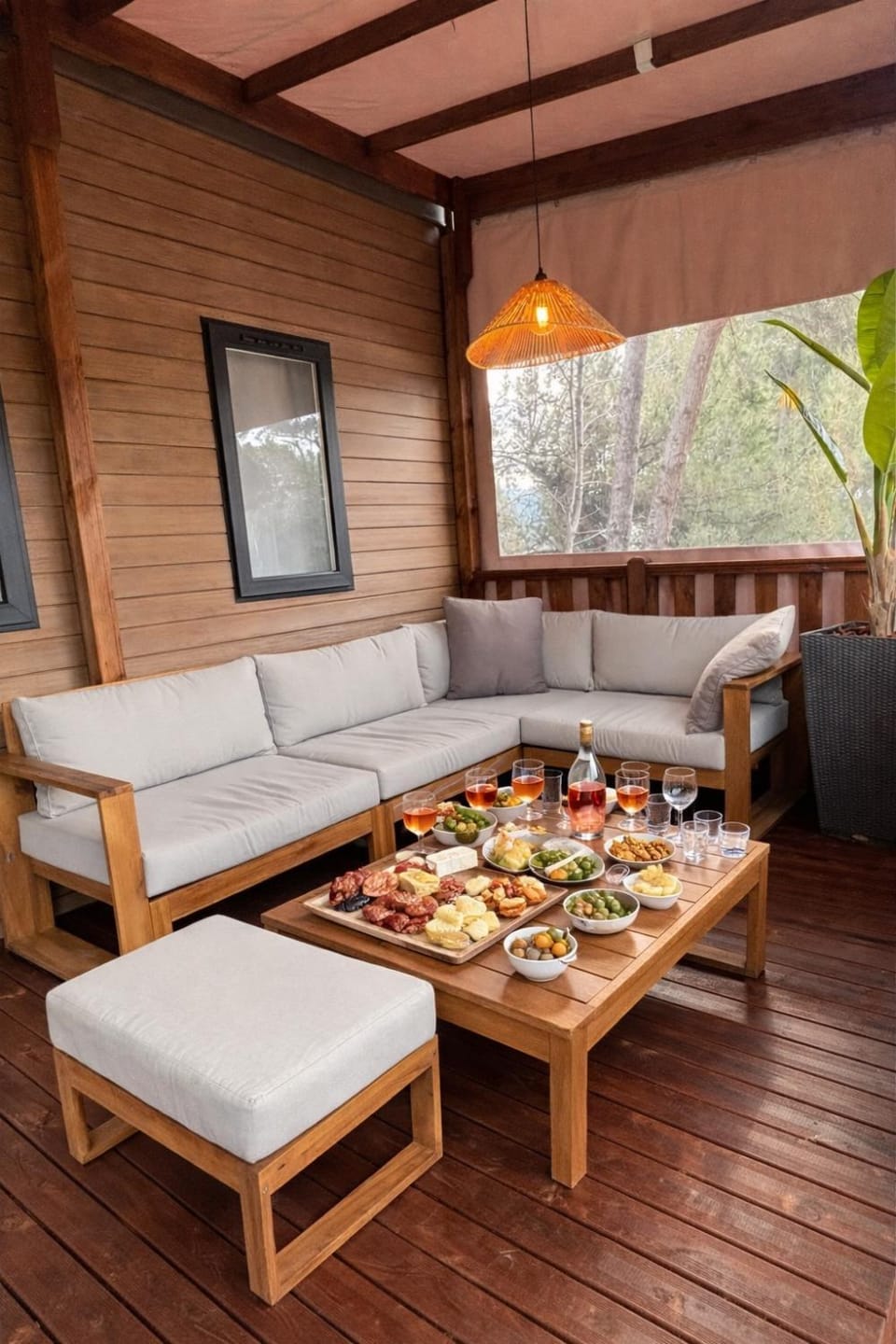Mobil-home cosy pour 6 pers 3 ch 30m2 Terrasse, soleil et piscine La Crau House in Hyères