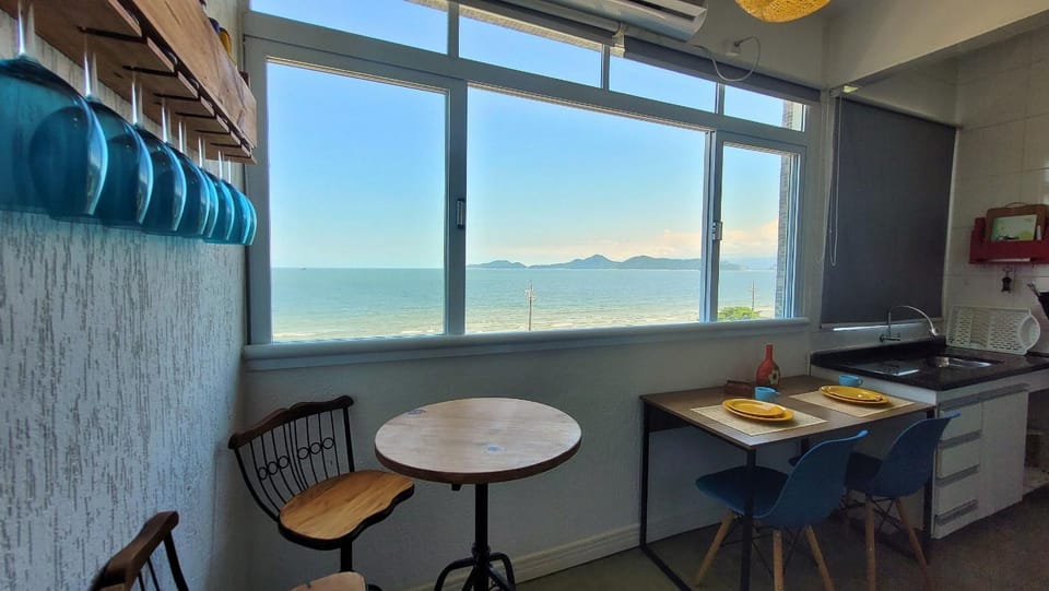Kitchen or kitchenette, Dining area, Sea view