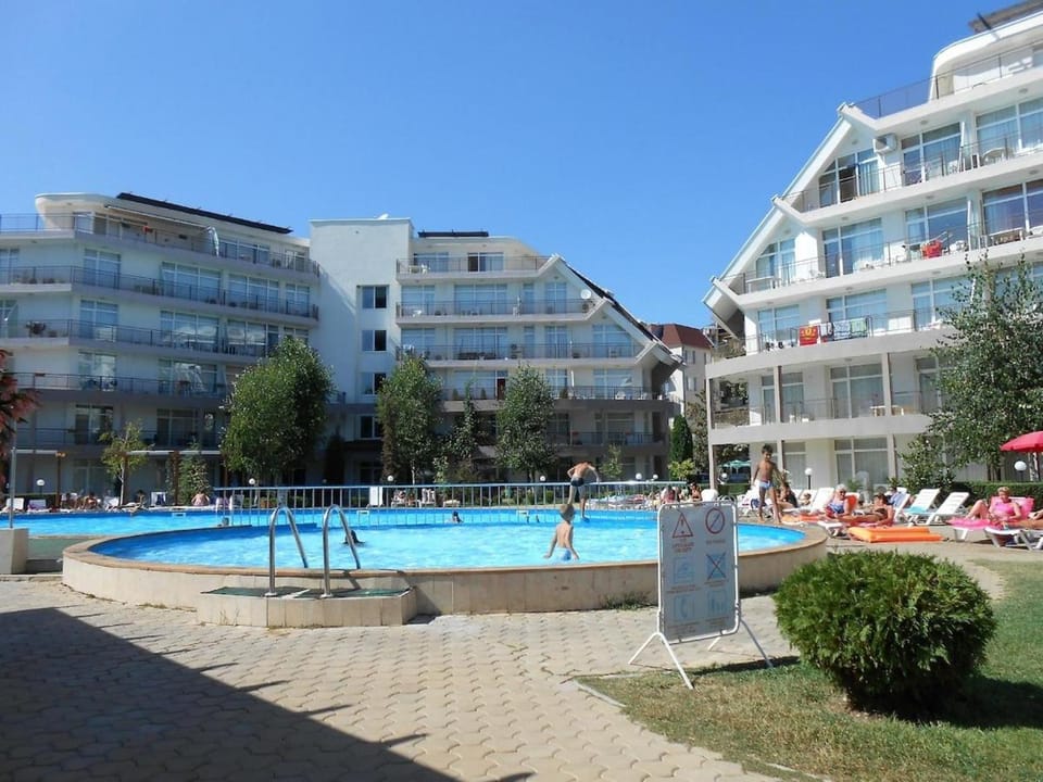Property building, Swimming pool
