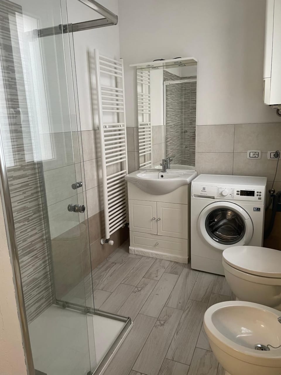 Shower, Bathroom, washing machine