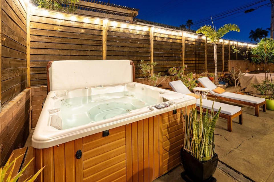 Ocean Beach Bungalow - Close To Beach House in Ocean Beach
