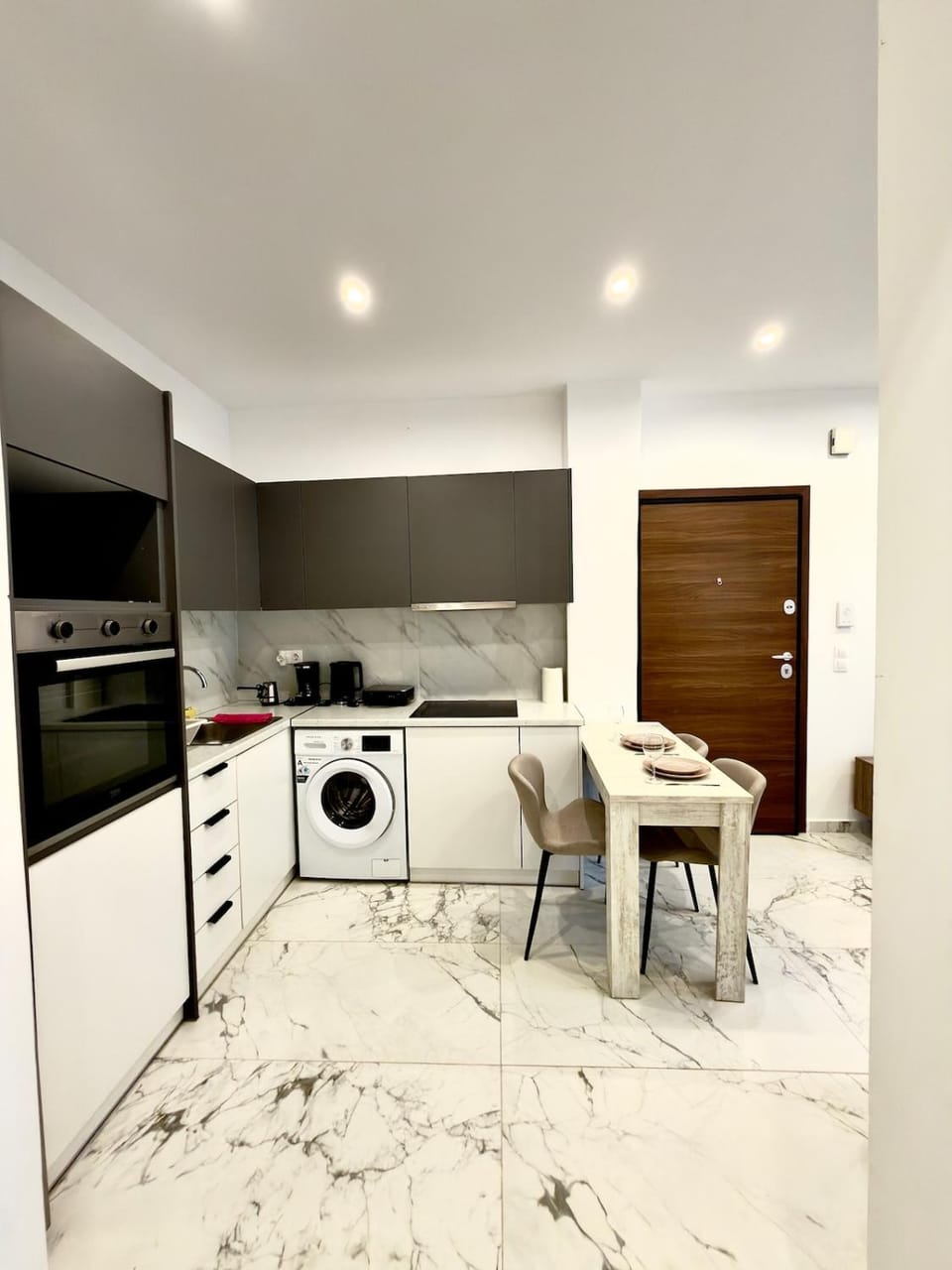 Bright and Calm 1BR Near Beach & Loutraki Center Apartment in Euboea