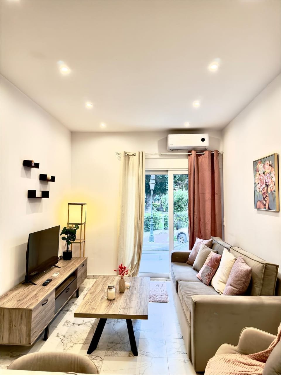 Bright and Calm 1BR Near Beach & Loutraki Center Apartment in Euboea