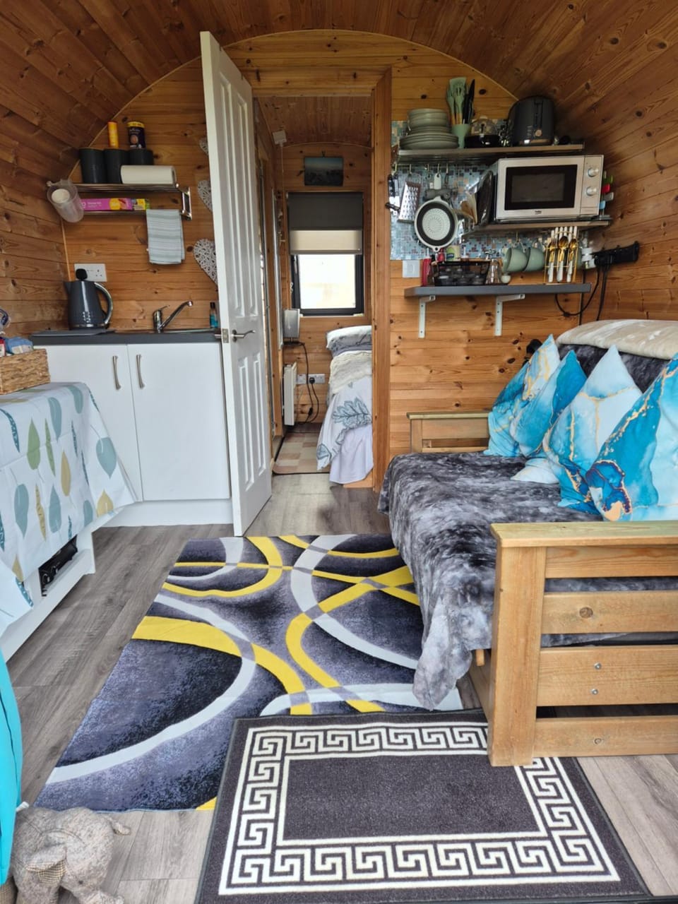 Kitchen or kitchenette, Living room, Bedroom