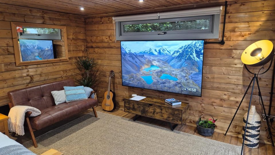 TV and multimedia, Seating area