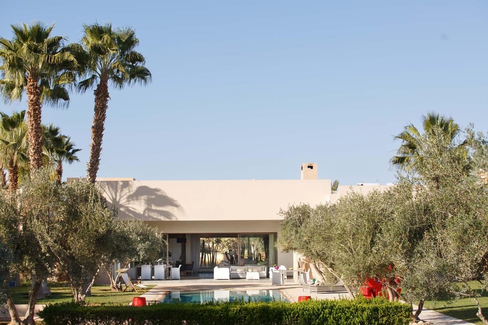 Property building, Garden, Swimming pool