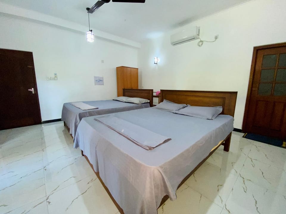 Bed, Photo of the whole room, Bedroom, air conditioner