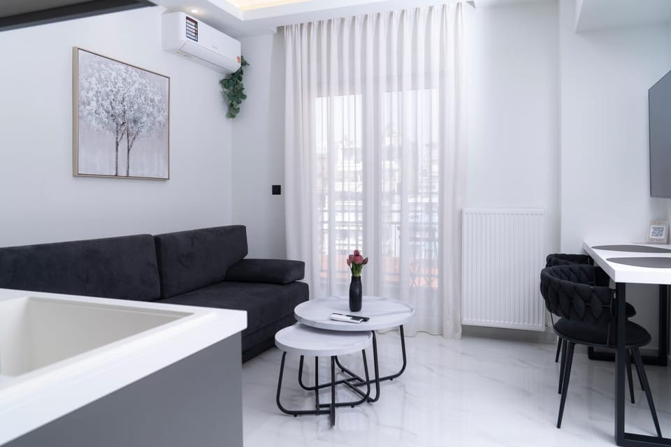 TV and multimedia, Living room, Seating area, kitchen, kitchen