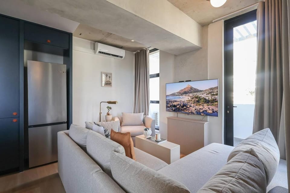Elevated 2 Bedroom With Mountain Views Apartment in Sea Point