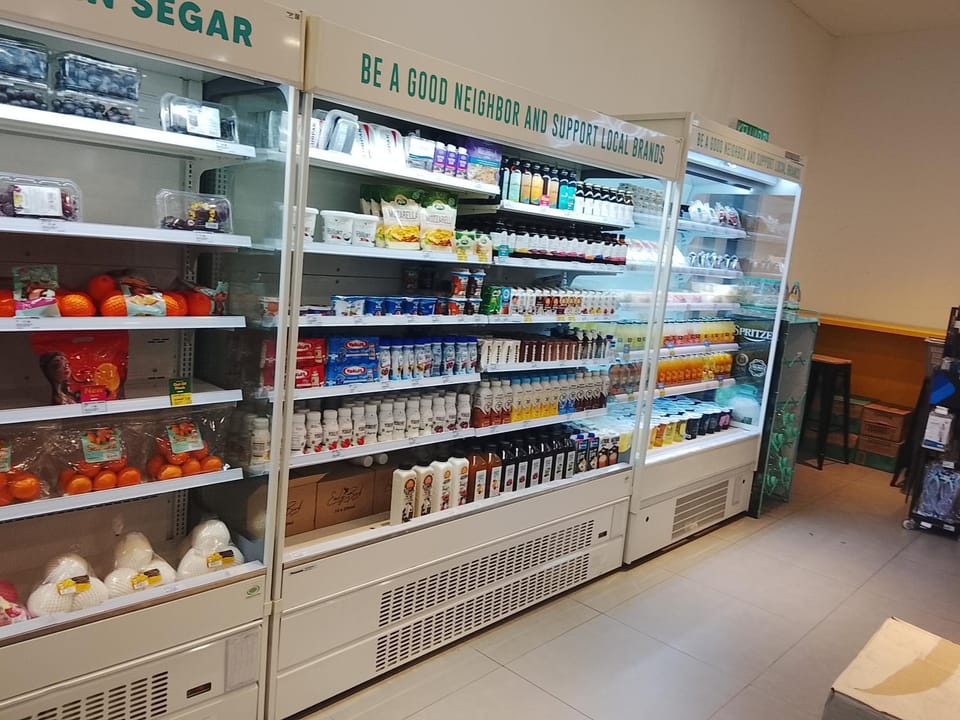 Food and drinks, Supermarket/grocery shop