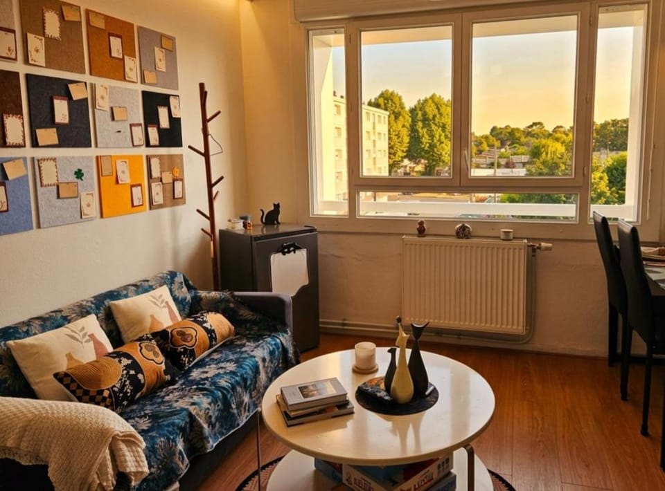 Cosy accommodation for teams & groups & family with parking Apartment in Mérignac