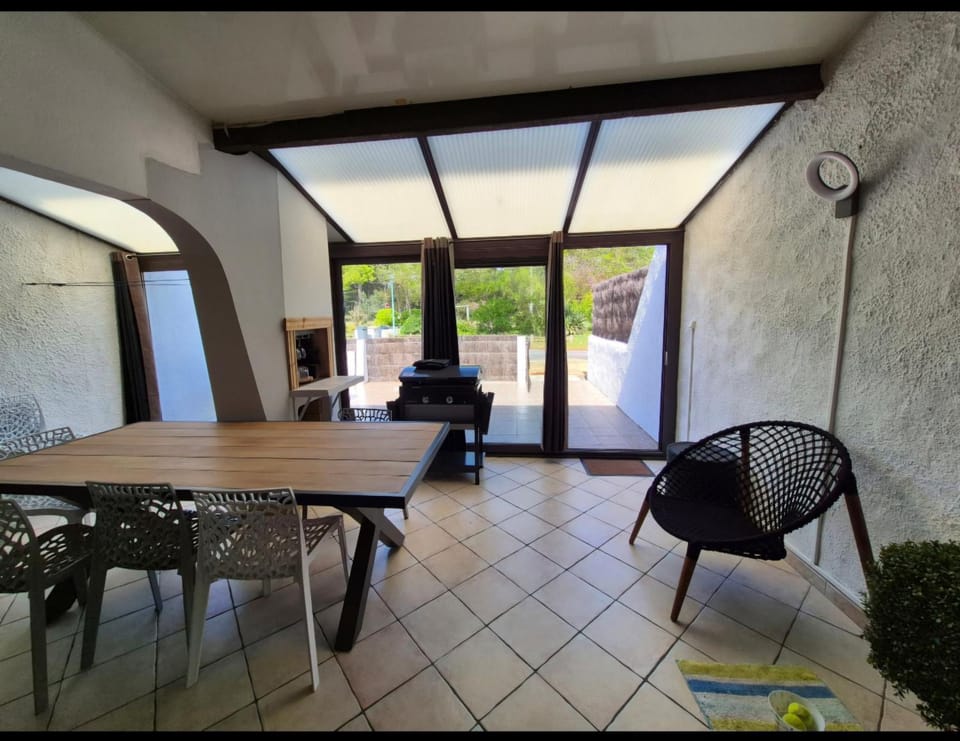 Maison cosy proche plage House in Saint-Jean-de-Monts