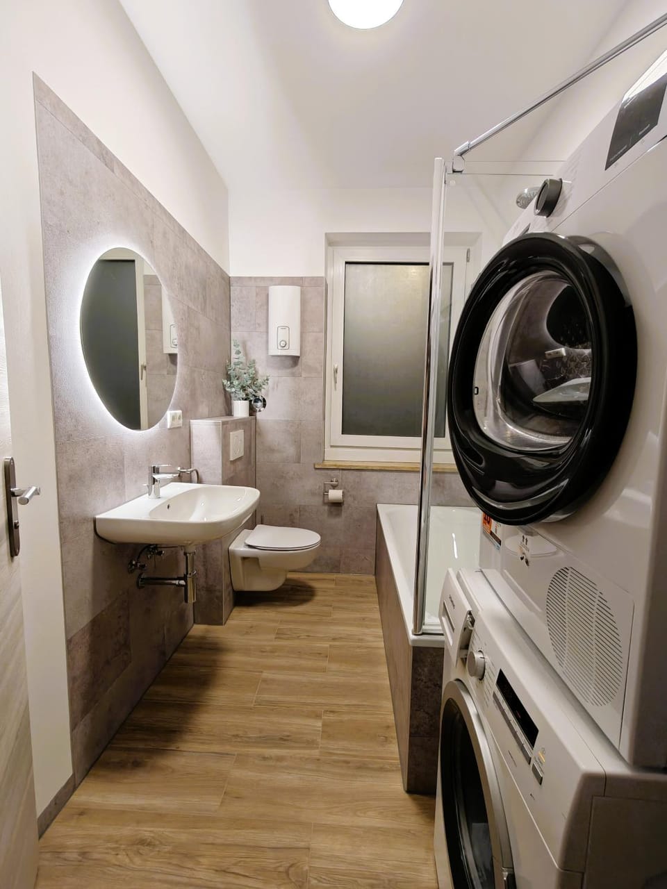 Shower, Toilet, Bathroom, Bath, washing machine, dryer