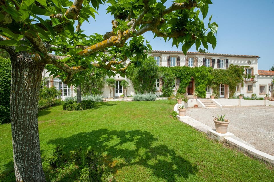Domaine de Cascaret - sleeps 16 - July - August only Villa in Occitanie