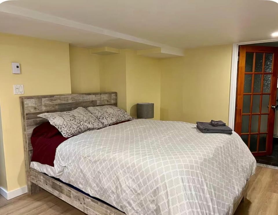 Studio moderne et tranquille Apartment in Montreal