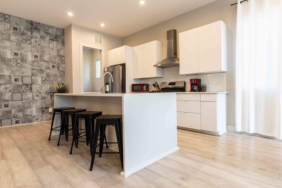 Family-Friendly 4BR w Bunk Beds & Outdoor Grill House in Charlotte