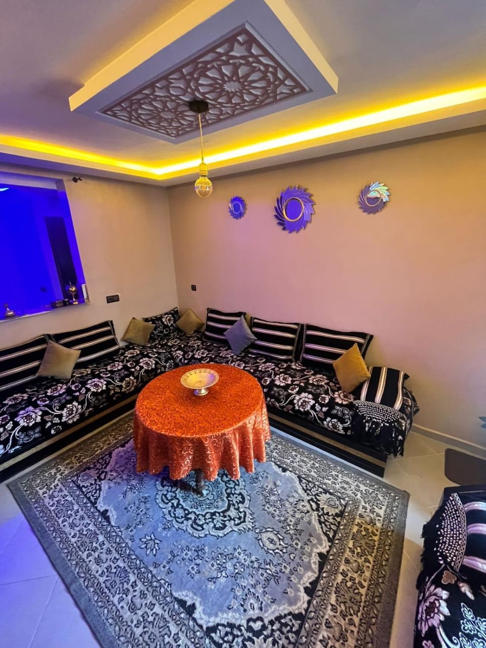 Living room, Seating area