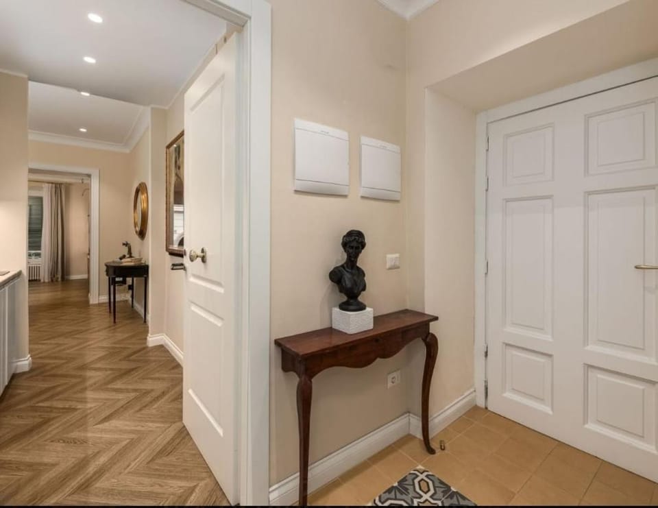 Divine Elegant Historic Center Mimì & Cocò Home Apartment in Rome